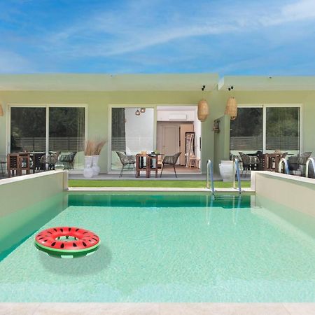 Theros Suites Хараки Екстериор снимка