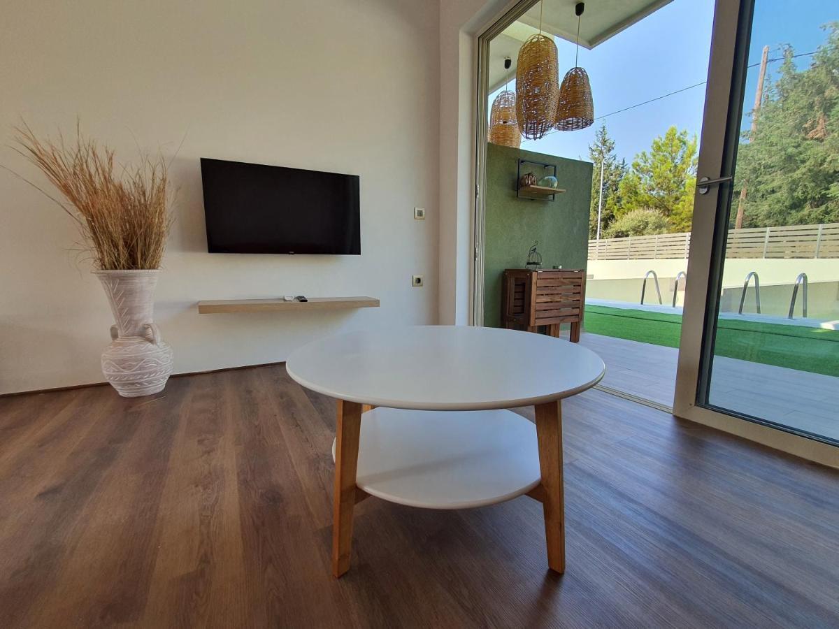 Theros Suites Хараки Екстериор снимка