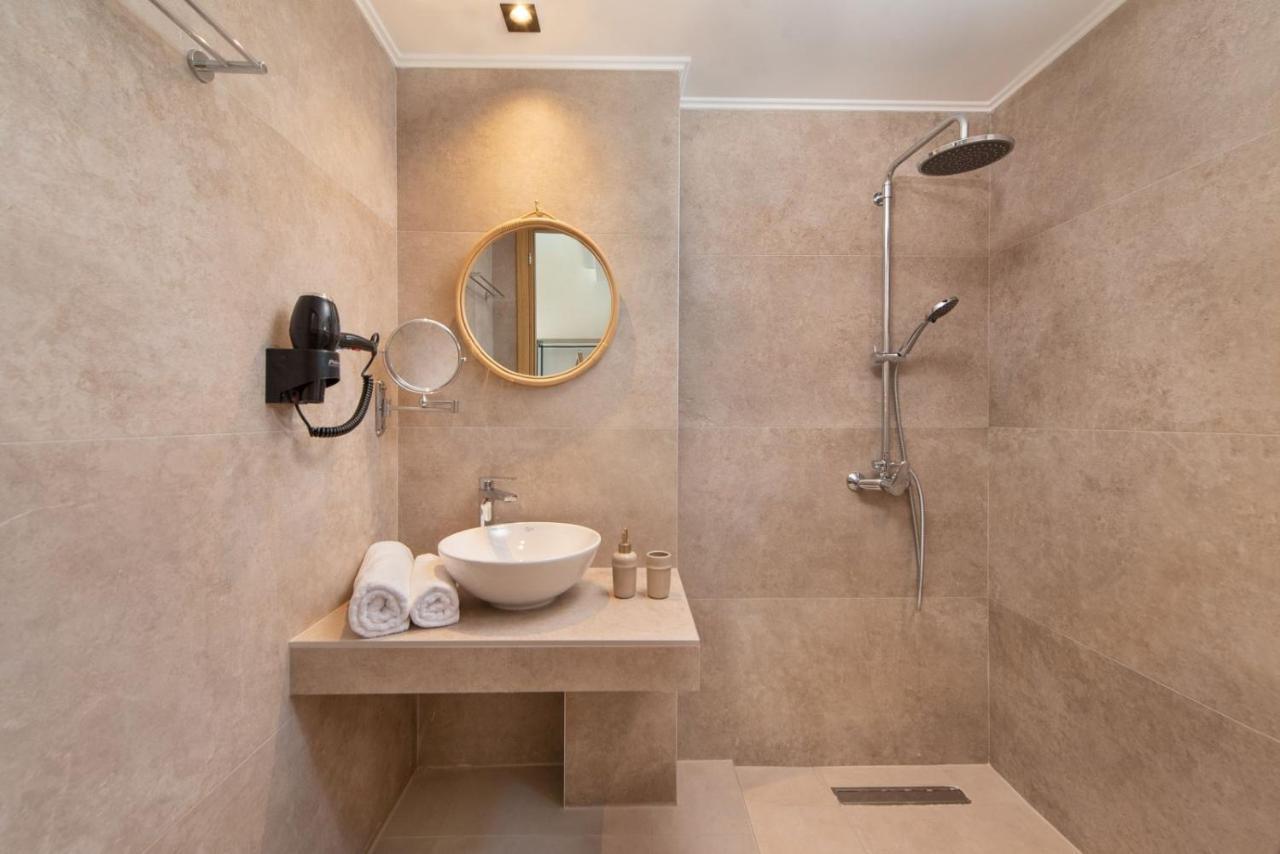 Theros Suites Хараки Екстериор снимка