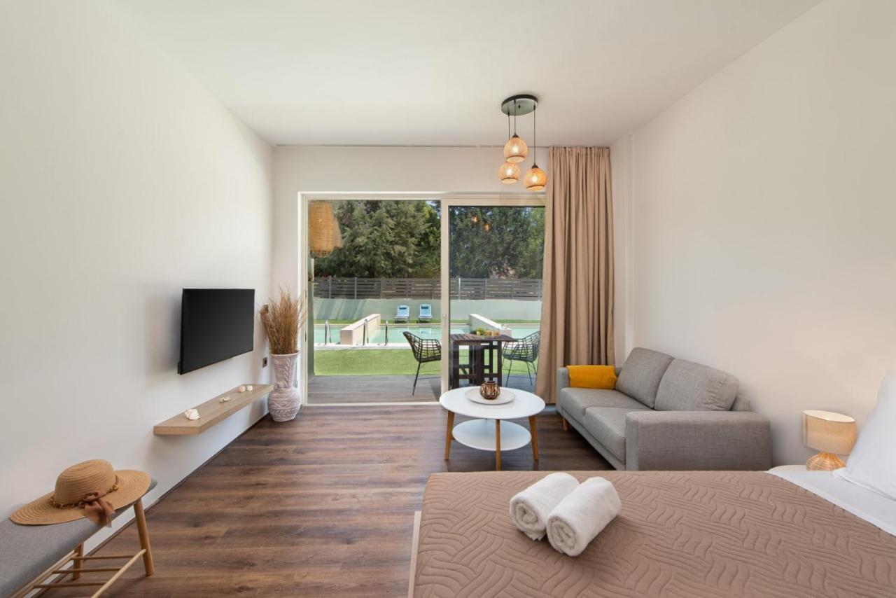 Theros Suites Хараки Екстериор снимка