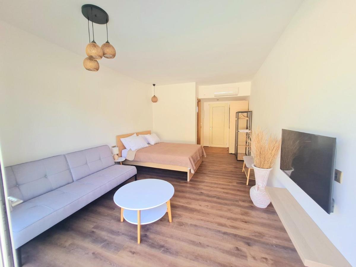 Theros Suites Хараки Екстериор снимка